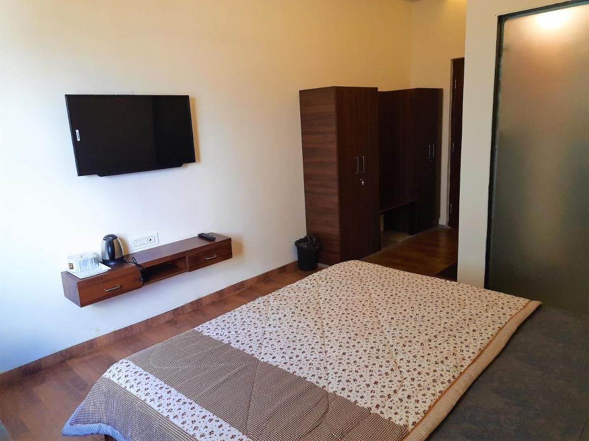 Stovehouse Inn Амбала Экстерьер фото